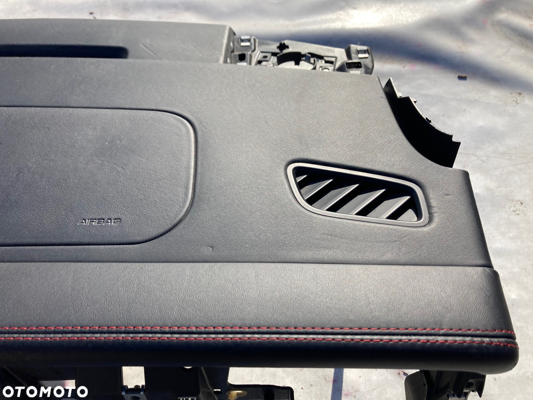 PORSCHE MACAN 95B DESKA SKÓRA CZERWONA NIĆ KONSOLA KOKPIT PULPIT PÓŁKA PARAPET DASHBOARD AIR BAG PODUSZKA POWIETRZNA KIEROWCY PASAŻERA AIRBAG PASY PAS SEATBELTS Oryginał !!! - 4