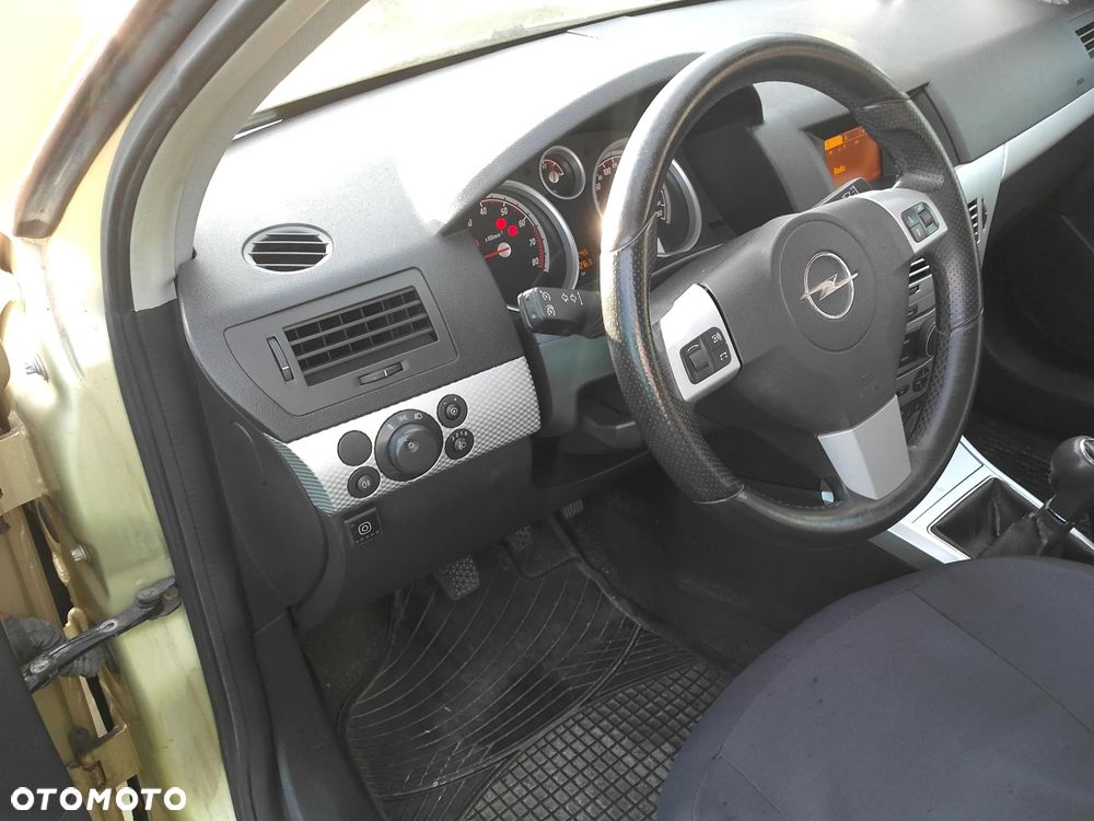 Opel Astra 1.6 - 9