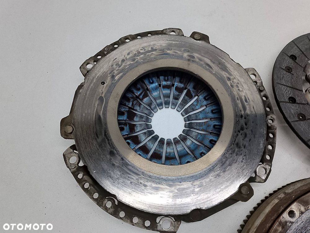 KOŁO DWUMASOWE KOMPLETNE PEUGEOT 308 SW 9673707580  9685772180 20110622 - 3