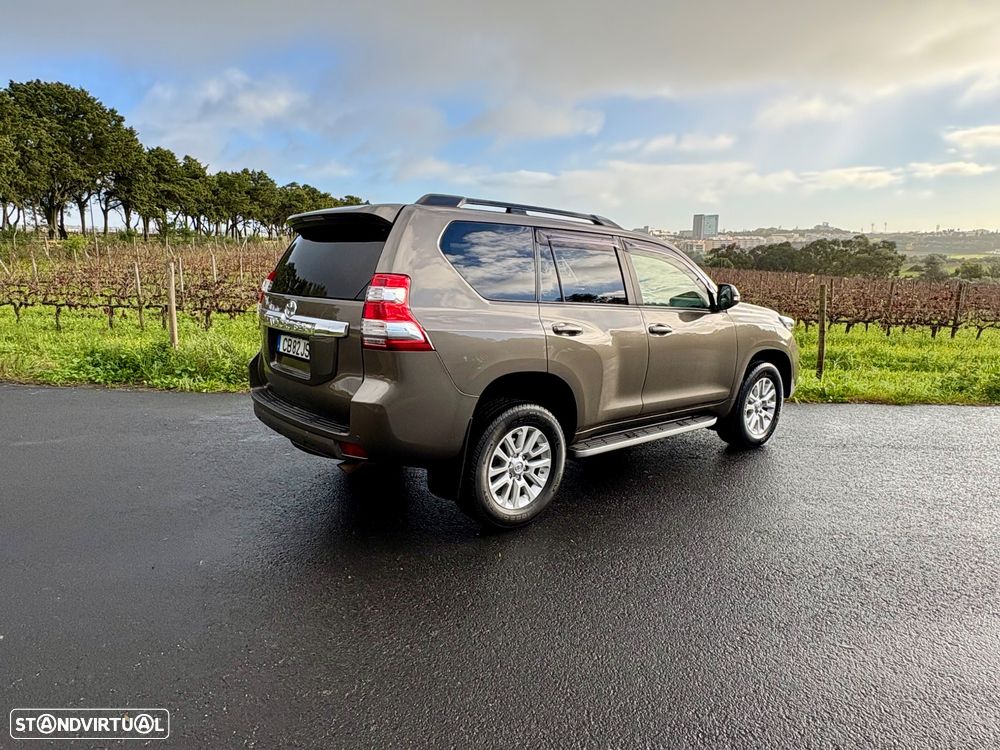 Toyota Land Cruiser 2.8 D-4D Auto - 2