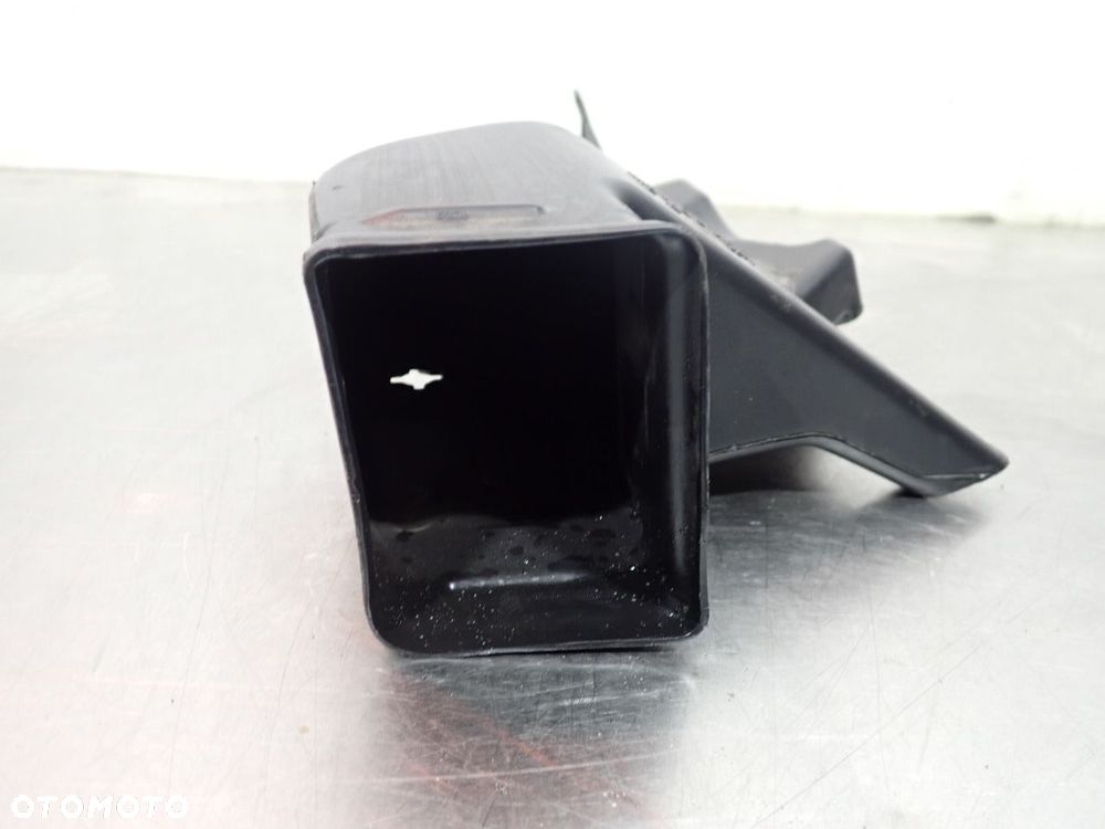 KIEROWNICA POWIETRZA AUDI A4 B8 - 4