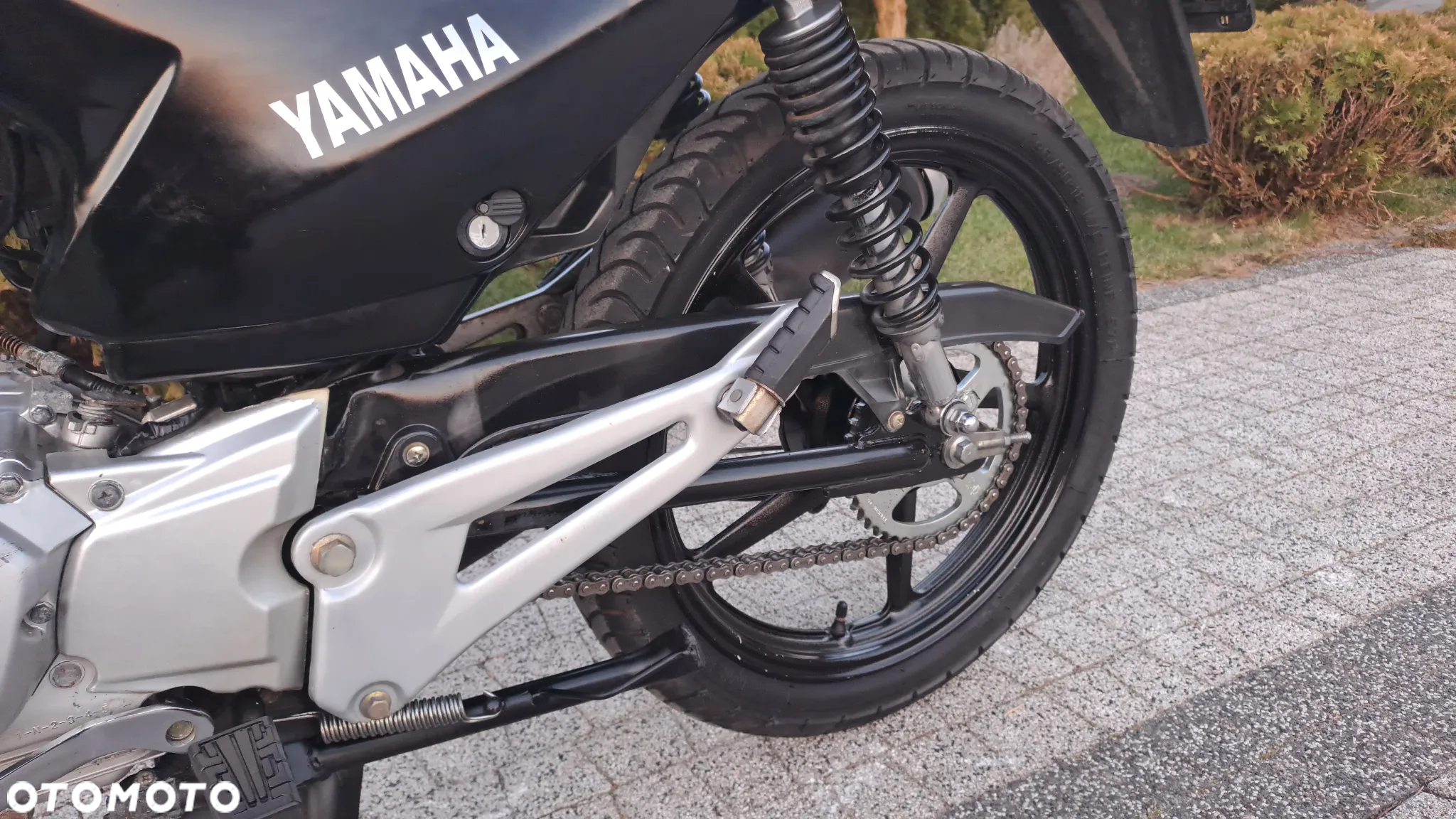 Yamaha YBR - 27