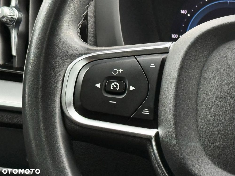 Volvo XC 60 B4 B Momentum Pro - 14