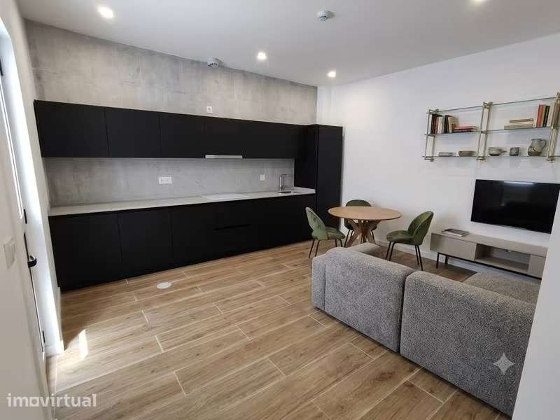 Moradia Renovada com 2 Apartamentos T1 | Eiras – Coimbra - Grande imagem: 3/3