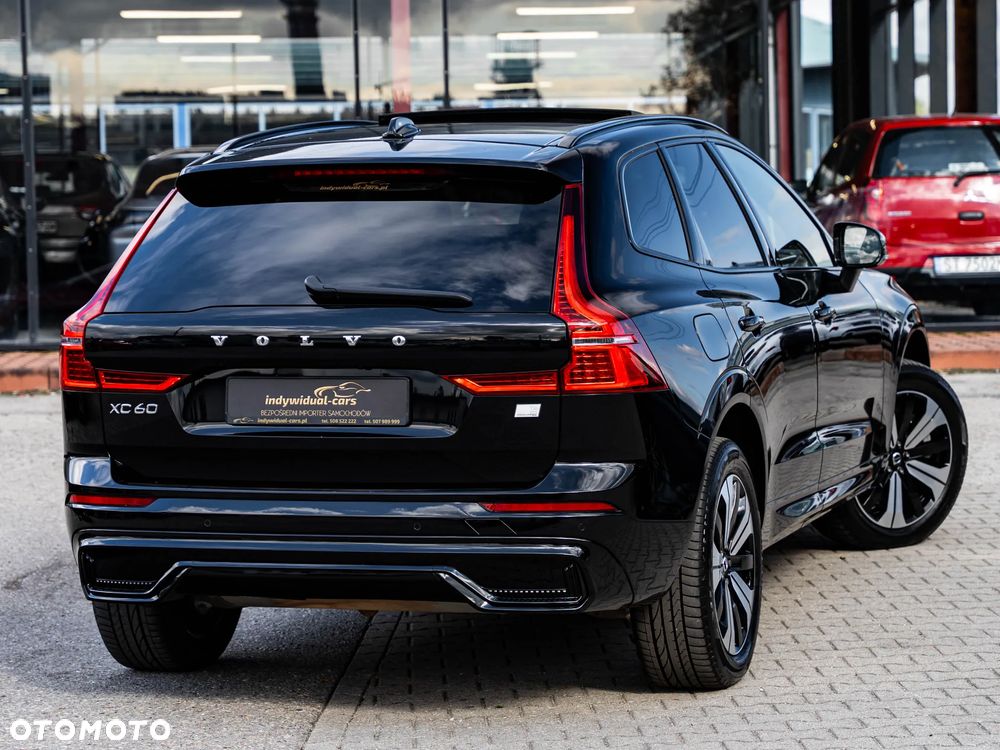 Volvo XC 60 T6 AWD Plug-In Hybrid R-Design - 2