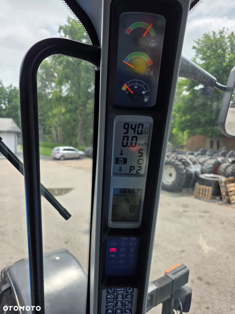 New Holland T8020 - 13