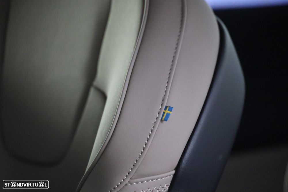 Volvo XC 60 2.0 T6 PHEV Core AWD - 11