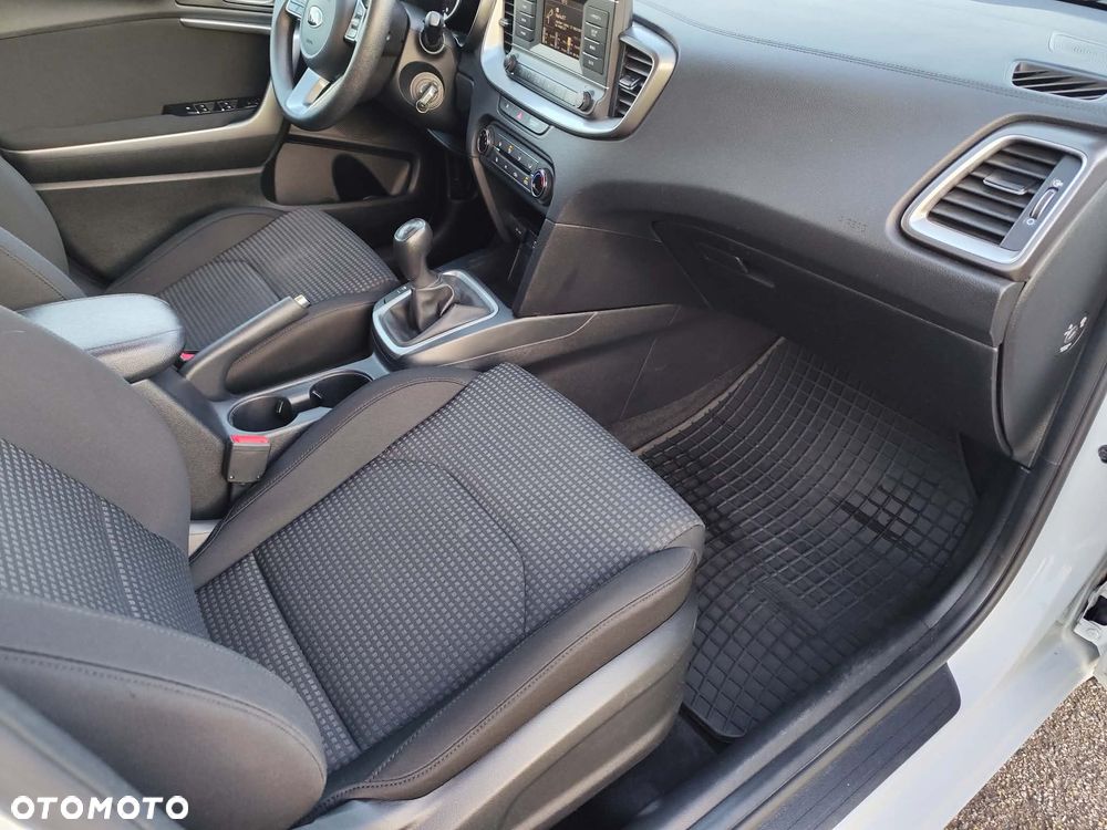 Kia Ceed 1.0 T-GDI L - 12