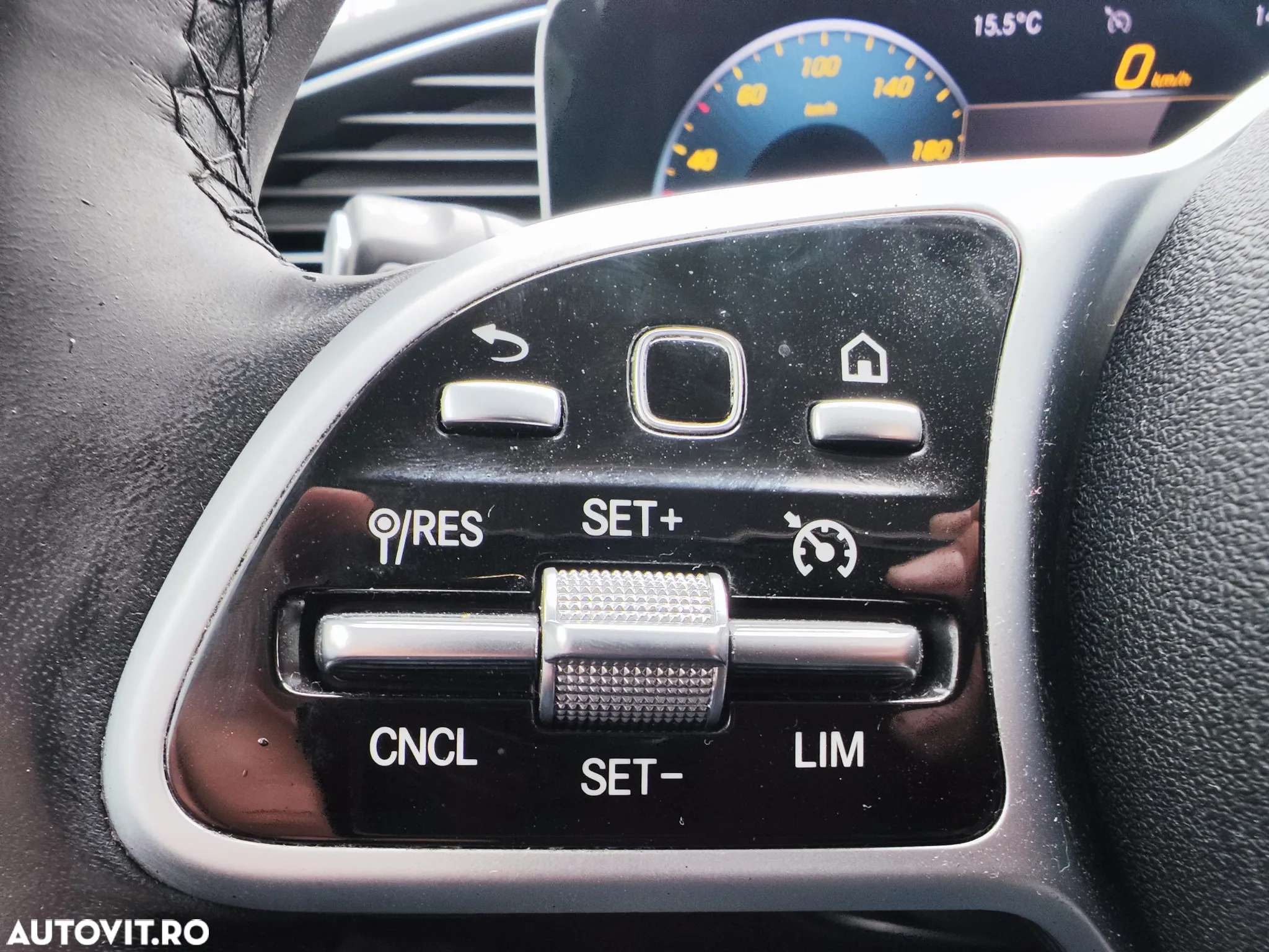 Mercedes-Benz GLE 300 d 4MATIC - 24