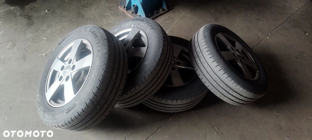 Opony goodyear R15/195/65/H91 wraz z alufelgami Dezent TD - 6