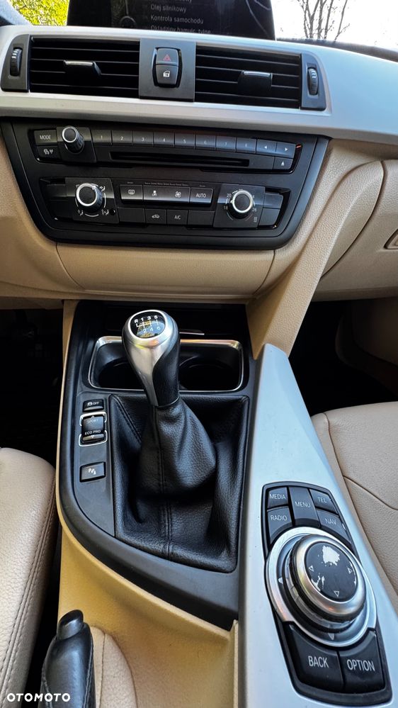 BMW Seria 3 318d DPF Edition Lifestyle - 34