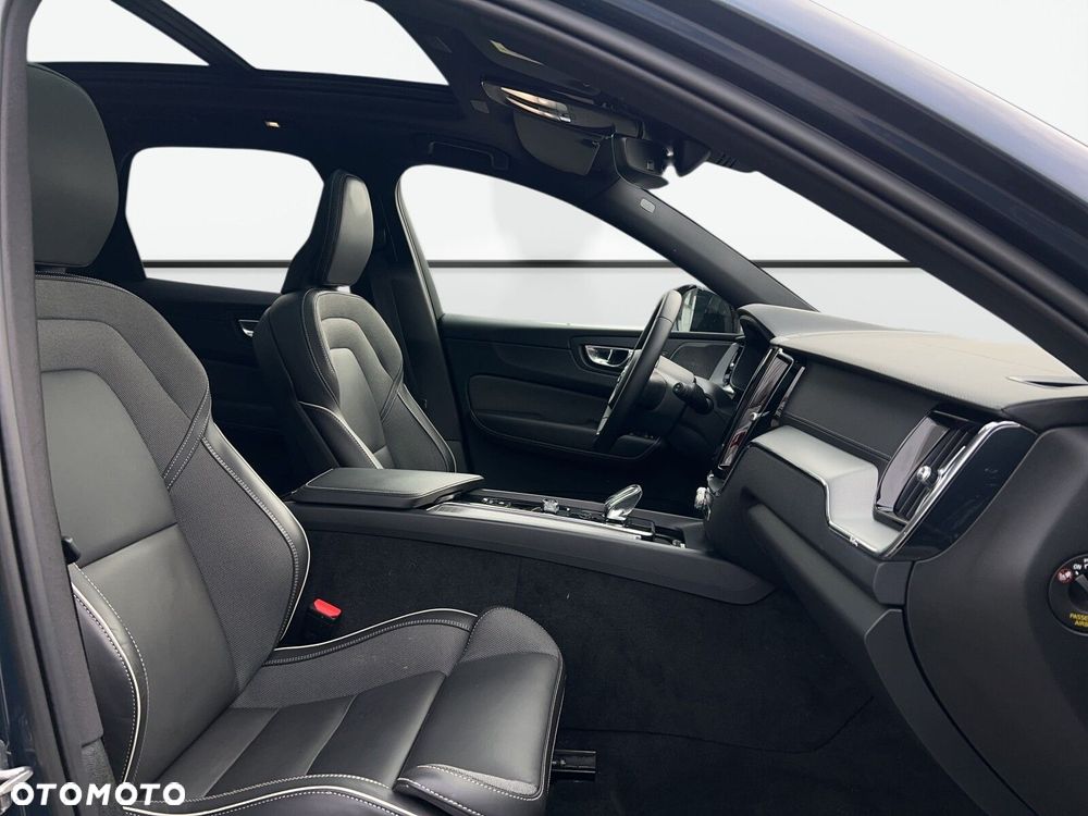 Volvo XC 60 B5 D AWD Ultimate Dark - 15