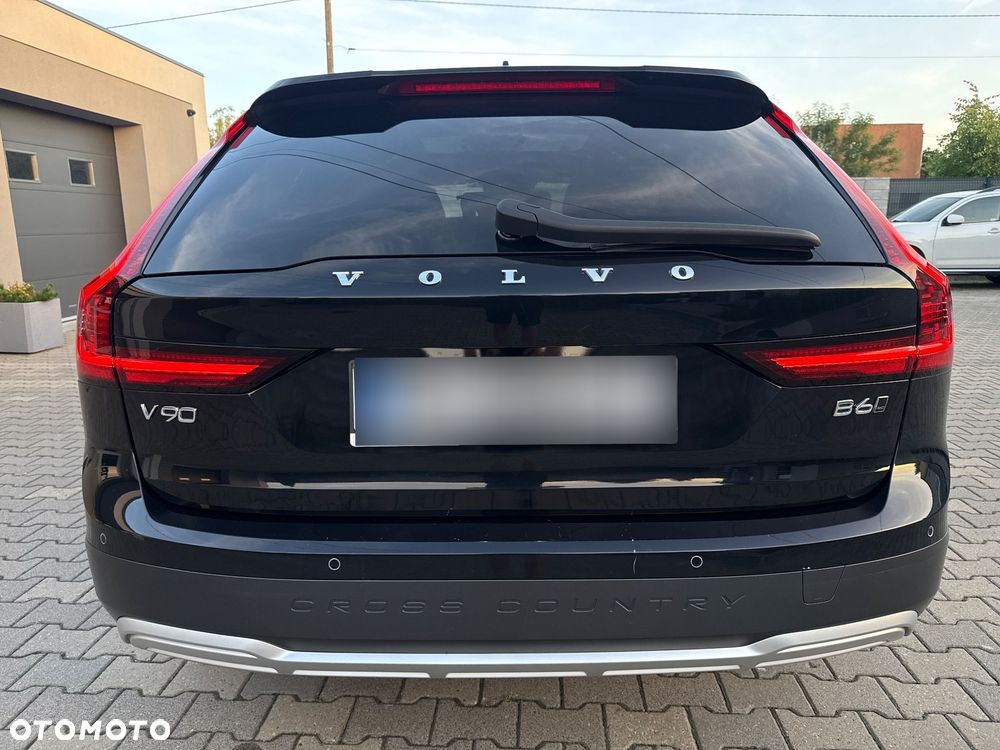 Volvo V90 Cross Country - 8
