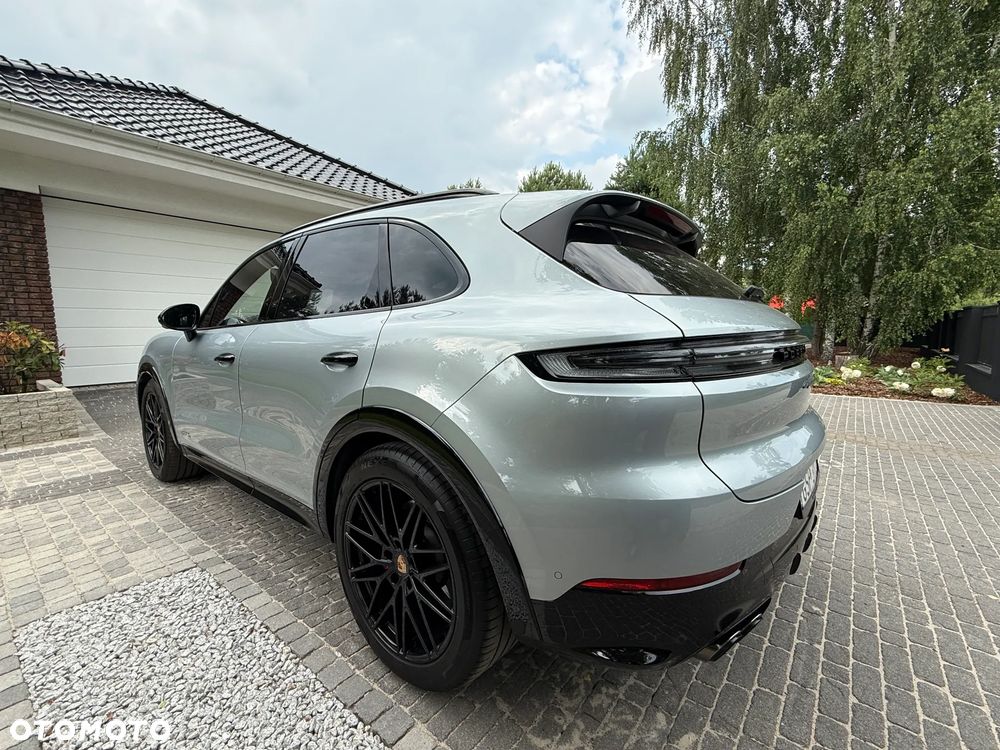 Porsche Cayenne - 4