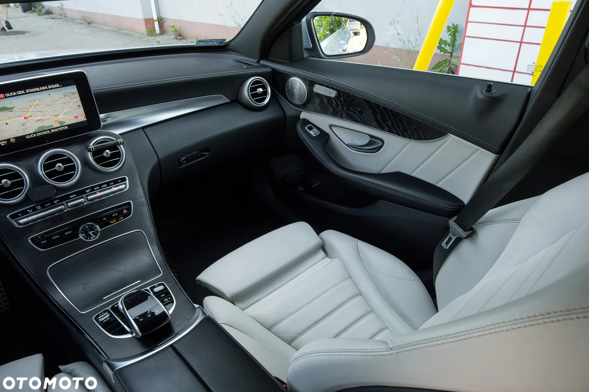 Mercedes-Benz Klasa C 250 (BlueTEC) d 4Matic T 7G-TRONIC AMG Line - 34