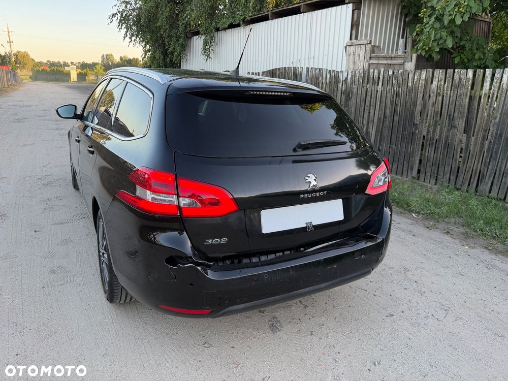 Peugeot 308 - 8