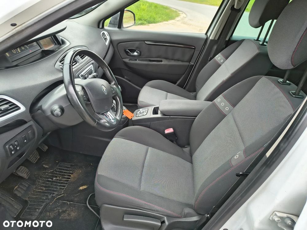Renault Grand Scenic - 13