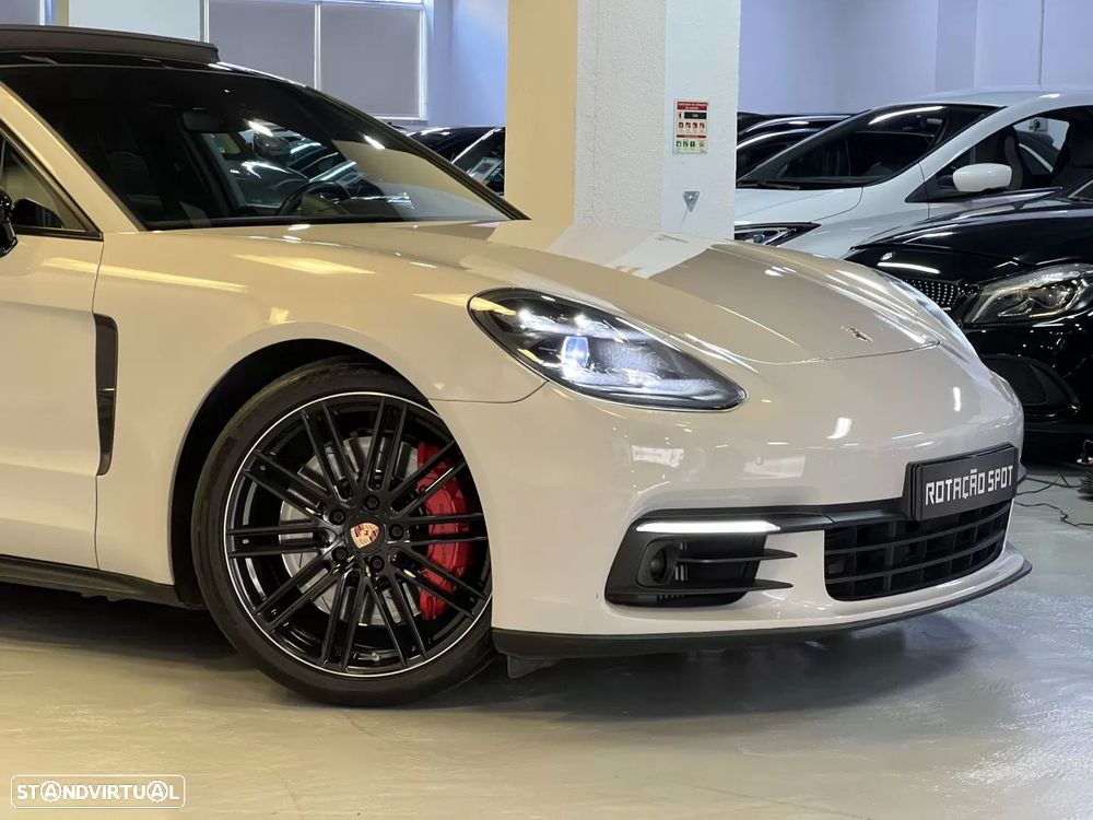 Porsche Panamera Sport Turismo 4 E-Hybrid - 34