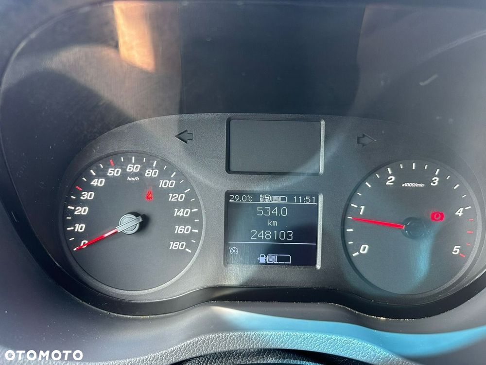 Mercedes-Benz Sprinter - 17