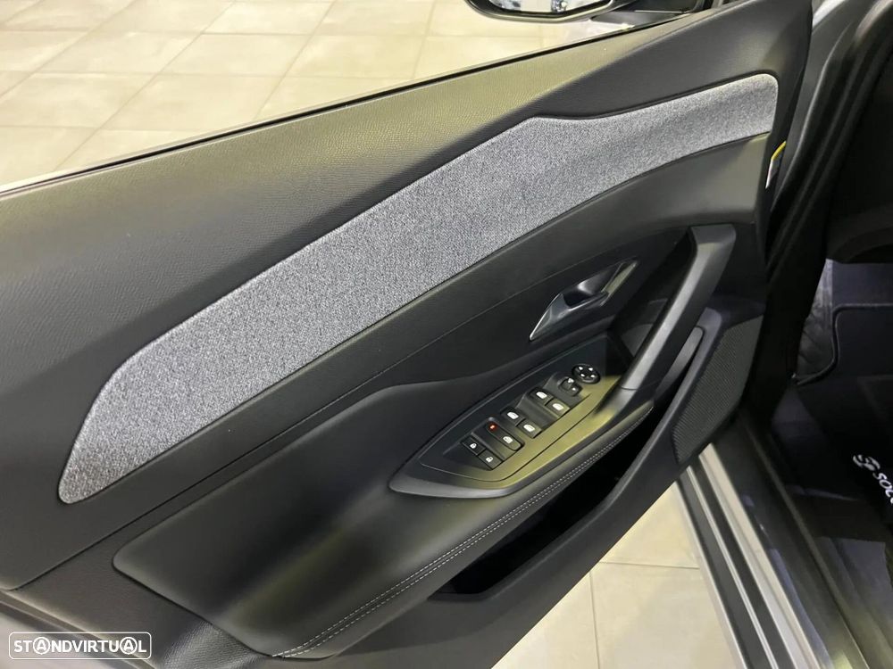 Peugeot 308 SW 1.2 Hybrid Allure e-DCS6 - 29