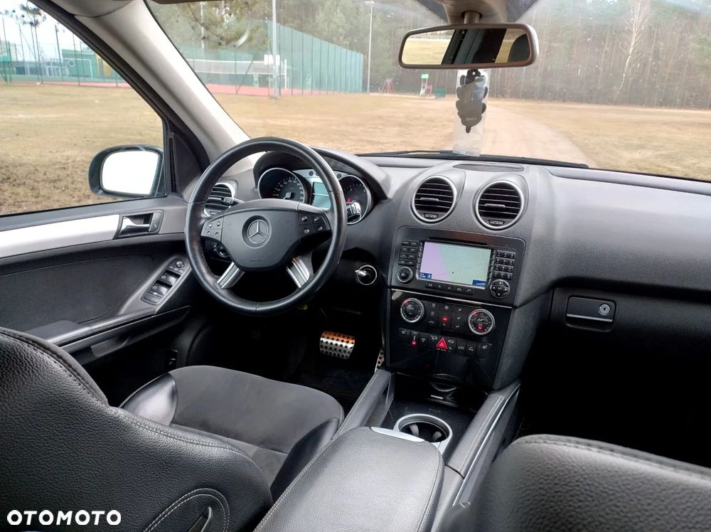Mercedes-Benz ML - 21