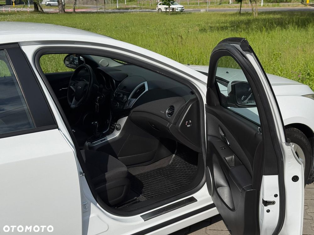 Chevrolet Cruze 1.6 LT - 16