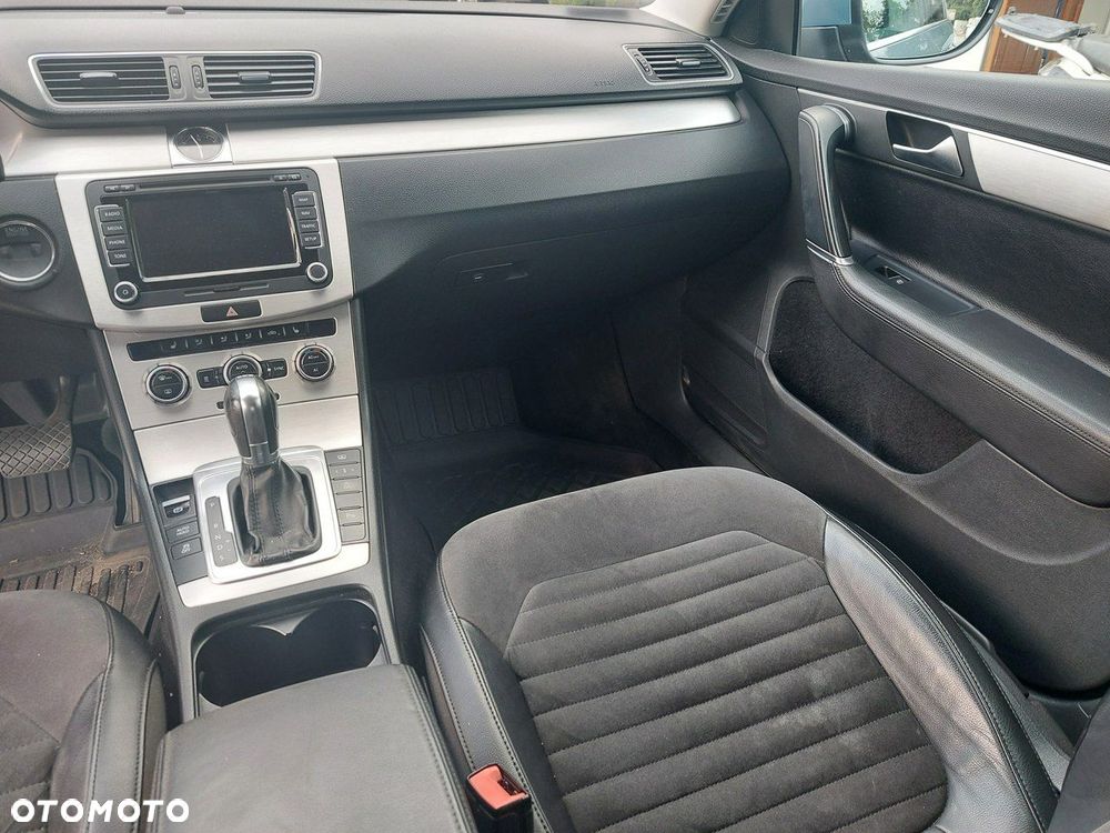 Volkswagen Passat - 19