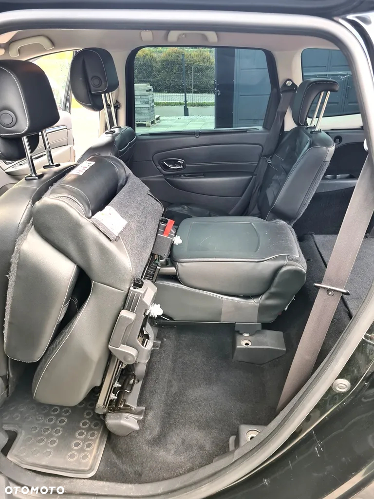Renault Grand Scenic - 11