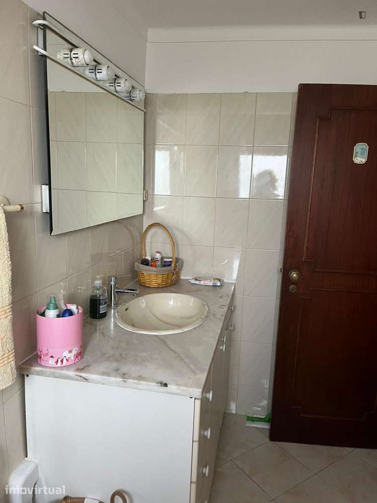 Quarto - localizado em Lisbon - Grande imagem: 2/8