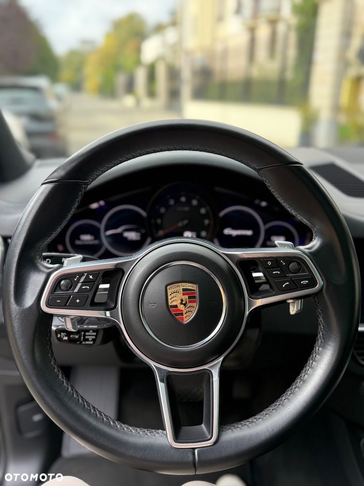 Porsche Cayenne - 20