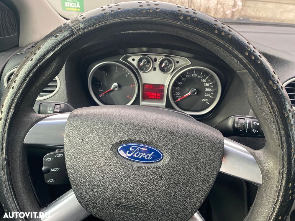 Ford Focus 2008 photo 2