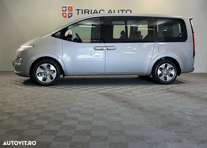 Hyundai Staria - 2