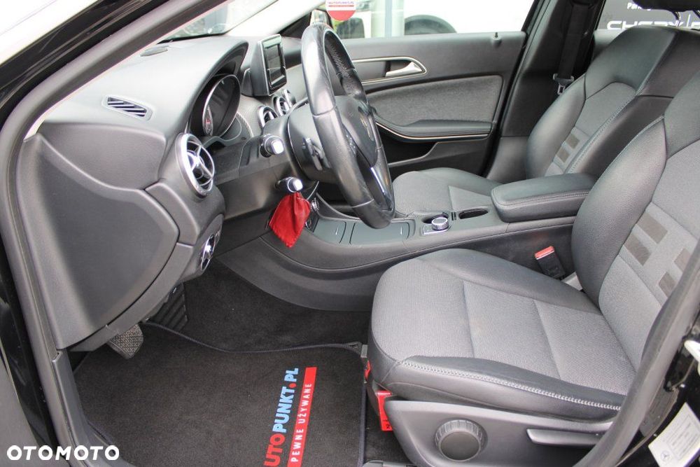 Mercedes-Benz GLA - 14