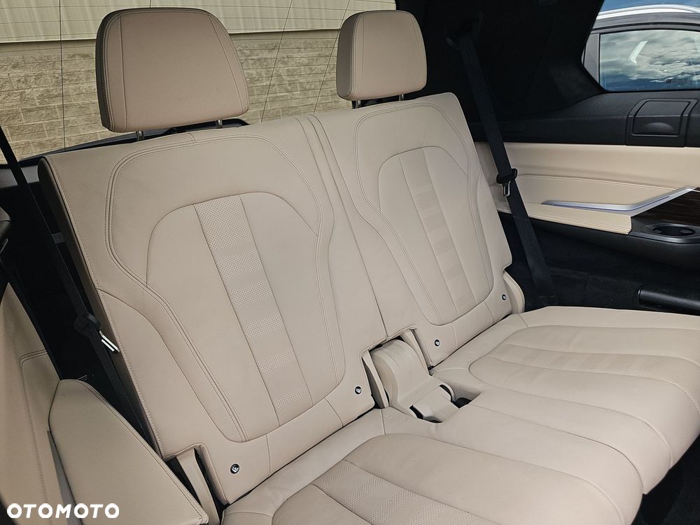 BMW X7 xDrive40i - 12