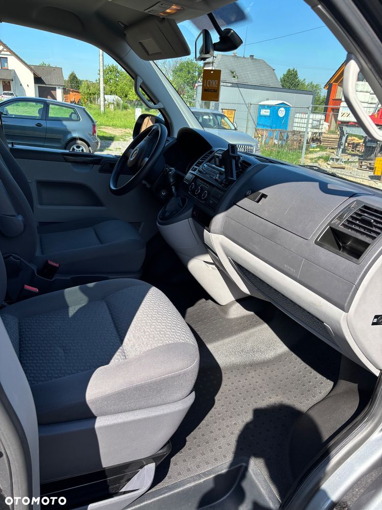 Volkswagen Caravelle - 6