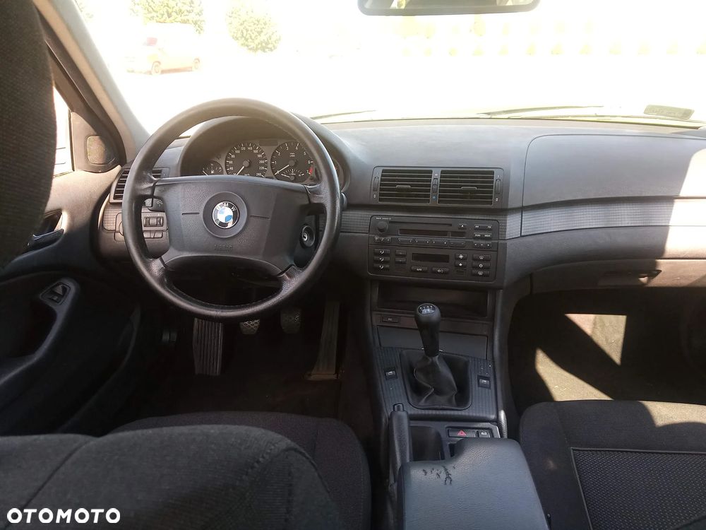 BMW Seria 3 318i - 13
