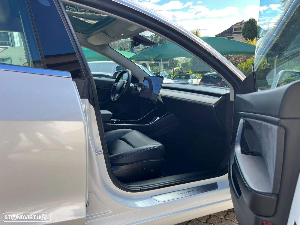 Tesla Model 3 Performance Dual Motor AWD - 32