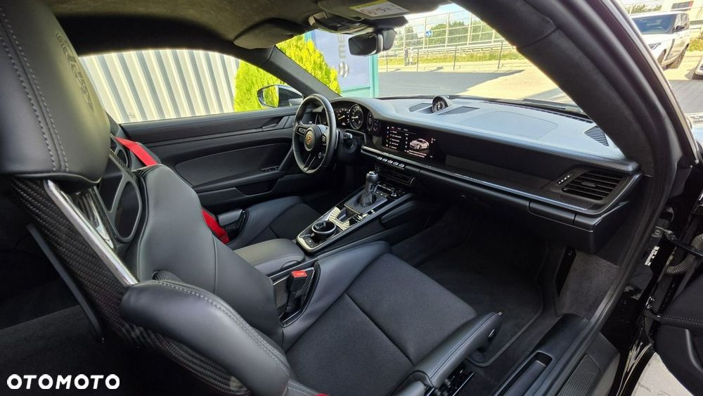 Porsche 911 GT3 Touring PDK - 35
