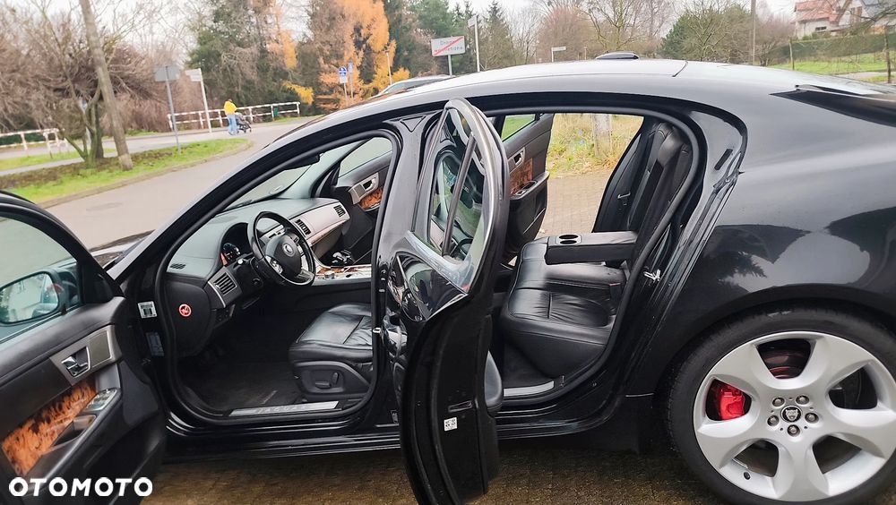 Jaguar XF 2.7 V6 Premium Luxury - 3