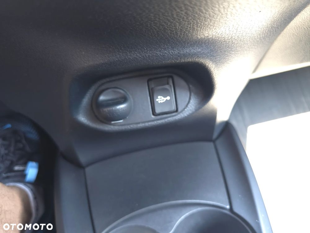 Toyota Yaris 1.33 Premium - 27
