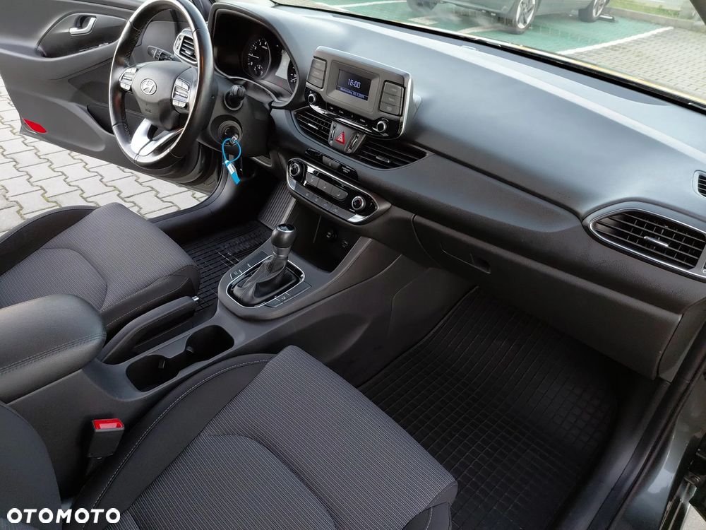 Hyundai i30 1.0 T-GDI Classic + DCT - 19