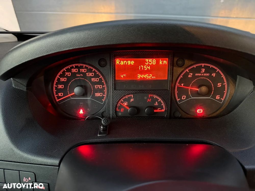 Peugeot KNAUS van Ti 550 MD - 15