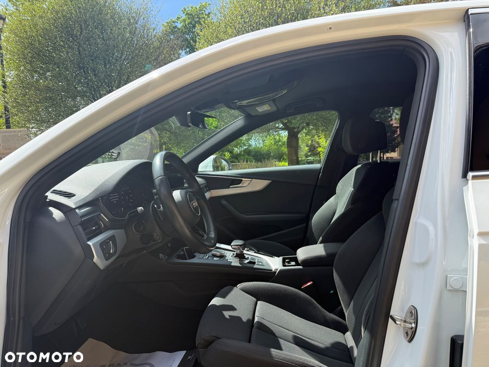Audi A4 35 TFSI Sport S tronic - 30