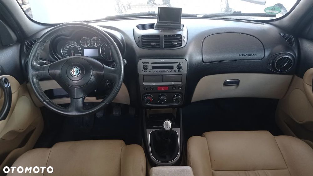 Alfa Romeo 147 1.6 Twin Spark ECO Distinctive - 36