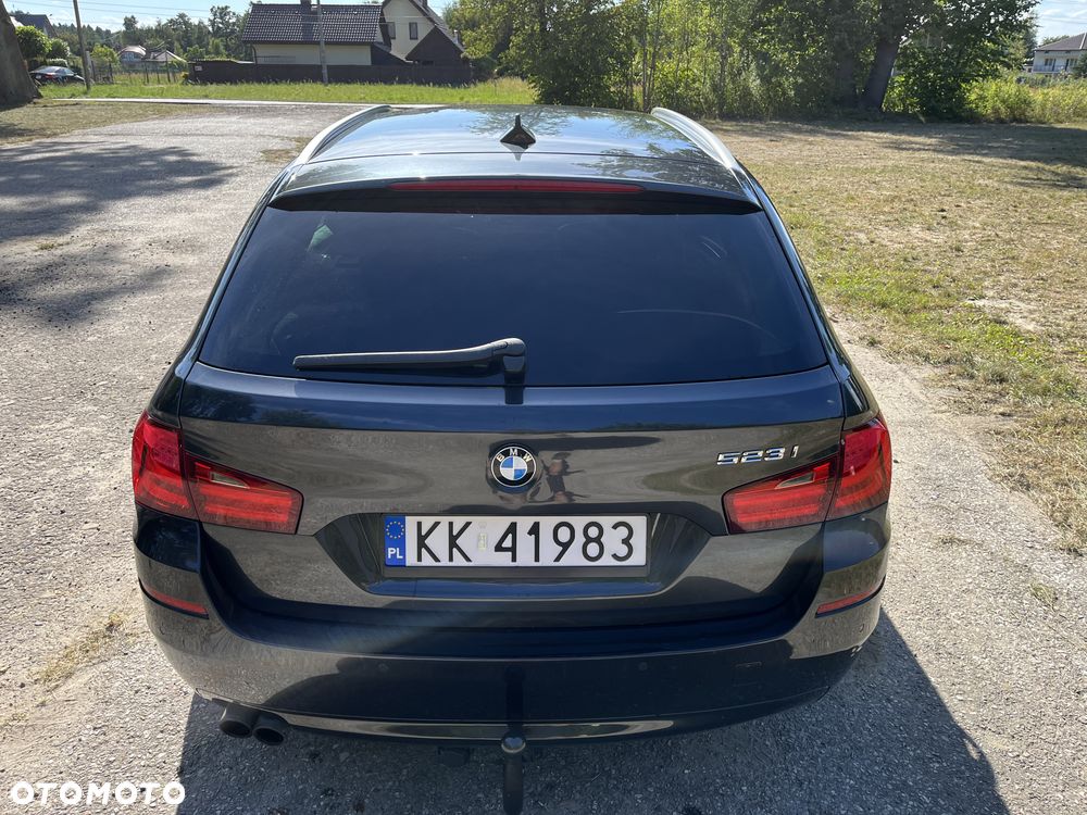 BMW Seria 5 523i - 12