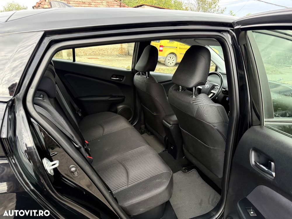 Toyota Prius 1.8 HSD Exclusive Plus - 18