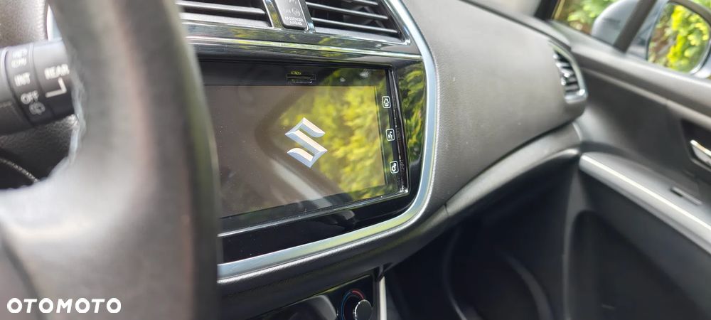 Suzuki SX4 S-Cross 1.0 T Premium - 25