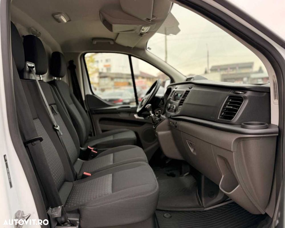 Ford TRANSIT CUSTOM - 19