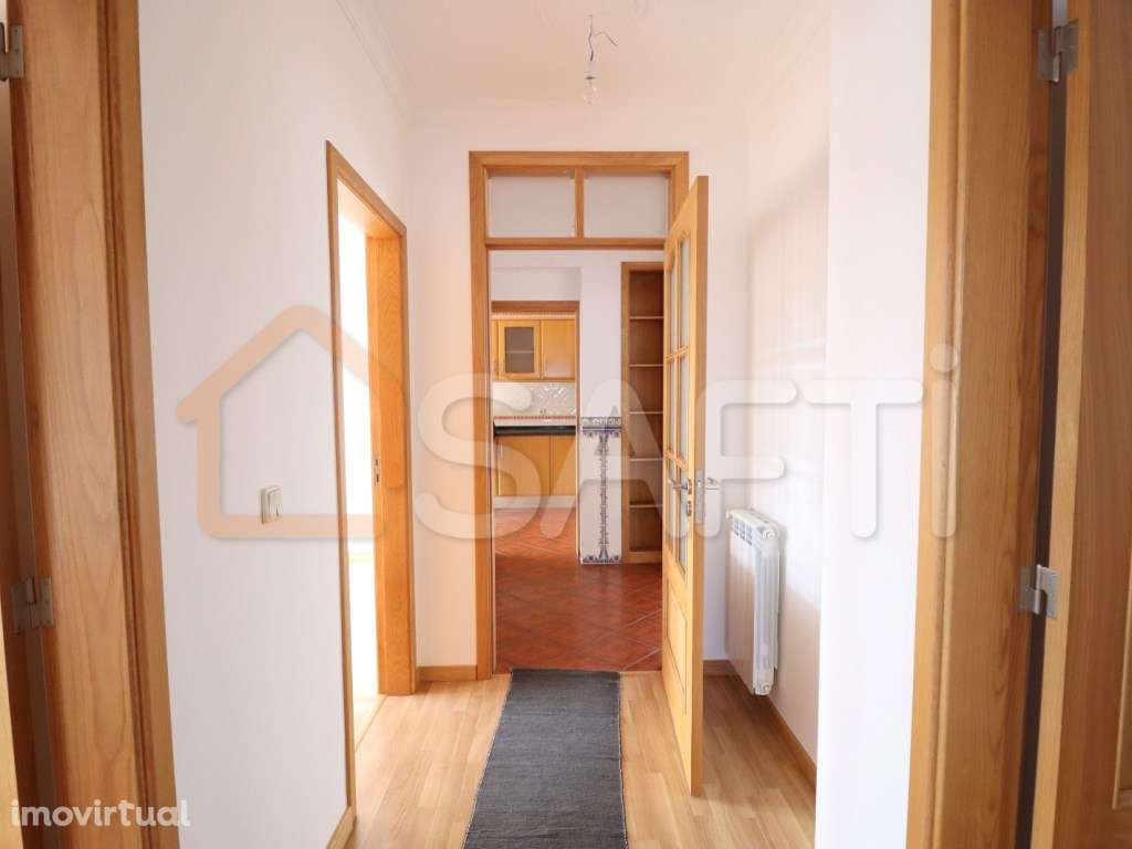 MORADIA INDEPENDENTE COM ESPAÇO COMERCIAL - TOCHA - Grande imagem: 4/31