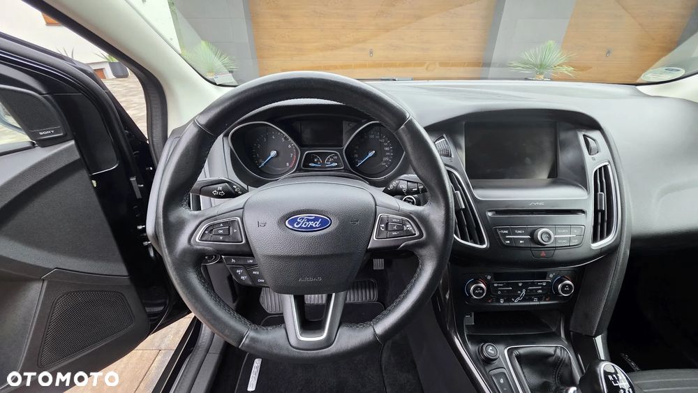 Ford Focus 1.5 EcoBoost STart-Stopp-System TITANIUM - 22